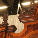 Антикварный шкаф-секретер с разомкнутым фронтоном 1950-х гг. 