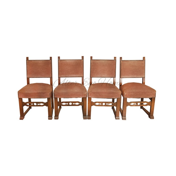 Комплект из четырех старинных персиковых стульев 