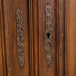 Ключевины на нижних дверях