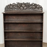 Антикварная настенная полка с резным навершием 1870-х гг. 