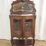 Винтажная витрина в стиле неорококо 1880-х гг. 