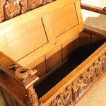 Антикварная скамья с резными сюжетами 1880-х гг. 