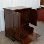 Винтажный шкафчик с ореховым капом на филенках 1960-е гг. 