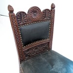 Антикварный комплект стульев с резными деталями