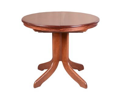 Круглый стол в классическом стиле 