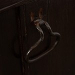 Антикварный сундук с резными филенками 1730-х гг. 