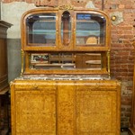 Антикварный буфет с мраморной столешницей и бронзовым убранством 1900-х гг. 
