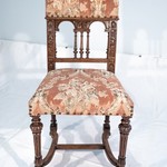 Комплект антикварных стульев с точенными деталями