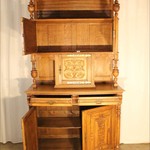 Антикварный буфет с декоративными резными композициями 1870-х гг. 