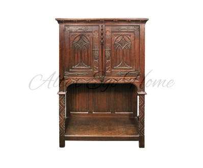 Антикварный поставец в неоготическом стиле 1910-х гг. 