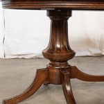 Антикварный кофейный стол с фигурными ножками 1960-х гг. 