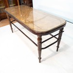Антикварный стол со стеклянной столешницей