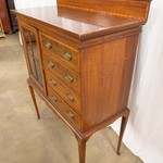 Антикварный комод с фигурными накладками 1900-х гг. 