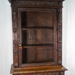 Антикварная шкаф-витрина с резным убранством 1860-х гг.