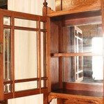 Антикварная викторианская витрина из палисандра 1870-х гг. 