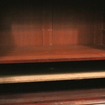 Антикварный книжный шкаф с разомкнутым фронтоном 1870-х гг. 