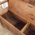 Антикварная скамья с резным орнаментом 1840-х гг. 