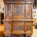 Антикварный буфет с резными гротесками 1860-х гг. 