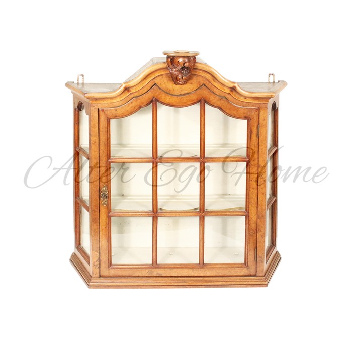 Антикварная настенная витрина со скошенными торцами 1890-х гг. 