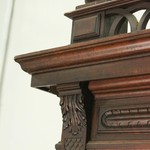 Антикварный буфет с резным декором 1860-х гг. 