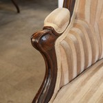 Антикварный диван со спинкой корзина 1850-х гг. 