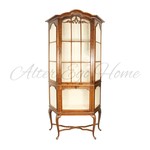 Антикварная витрина на изящных ножках-кабриоль 1890-х гг. 