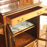 Антикварная викторианская витрина из палисандра 1870-х гг. 