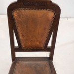 Комплект старинных дубовых стульев с кожаной обивкой