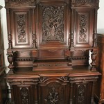 Антикварный буфет с резным убранством 1860-х гг. 