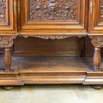 Антикварный буфет с резными гротесками 1860-х гг. 