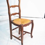 Комплект антикварных стульев с ротанговыми вставками