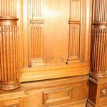 Антикварный платяной шкаф в стиле неоренессанс с колоннами 1830-х гг.