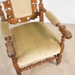 Антикварное кресло в стиле неоренессанс 1850-х гг.
