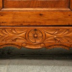 Антикварный шкафчик с резным убранством 1920-х гг. 