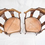 Антикварные парные небольшие кабинетные кресла