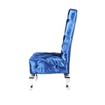 Синий стул с серебристыми ножками