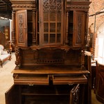 Антикварный буфет с резным декором 1860-х гг. 