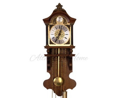 Антикварные настенные часы из Голландии с маятником