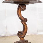 Антикварный столик-геридон с фигурным краем столешницы 1870-х гг.