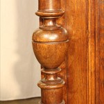 Антикварный дубовый шкаф с балюстрадой 1860-х гг. 