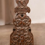 Антикварный ларь на высоком фигурном основании 1830-х гг. 