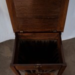 Антикварный столик для рукоделия 1810-х гг. 