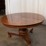 Антикварный стол с круглой столешницей 1820-х гг. 