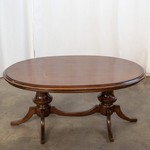 Антикварный кофейный стол с фигурными ножками 1960-х гг. 