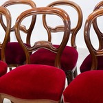 Комплект антикварных бальных стульев красного дерева 1850-х гг.