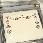 Антикварный эмалированный зольник с цветочным орнаментом 1900-х гг. 