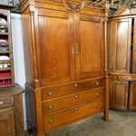 Антикварный шкаф в стиле неоклассицизм 1800-х гг.