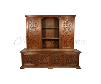 Антикварный книжный шкаф в неоготическом стиле 1910-х гг. 