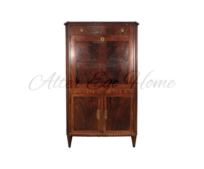 Антикварный секретер в стиле классицизм 1760-х гг. 