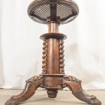 Антикварный табурет для пианино с ротанговым сиденьем 1850-х гг. 